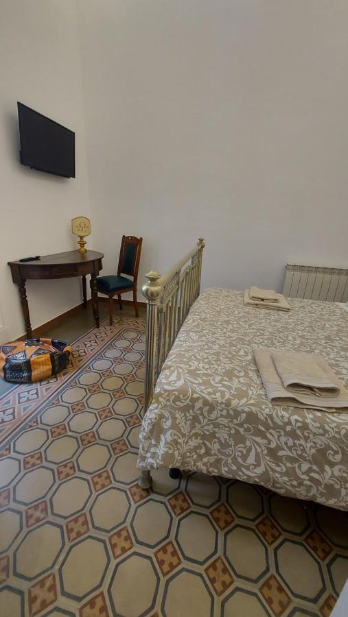 La Terrazza Del Sole B&B Palermo Bagian luar foto
