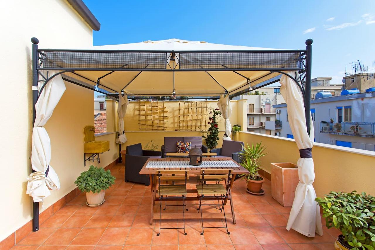 La Terrazza Del Sole B&B Palermo Bagian luar foto