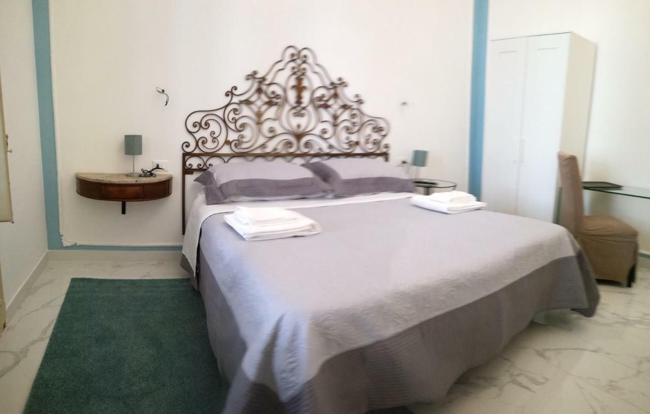 La Terrazza Del Sole B&B Palermo Bagian luar foto