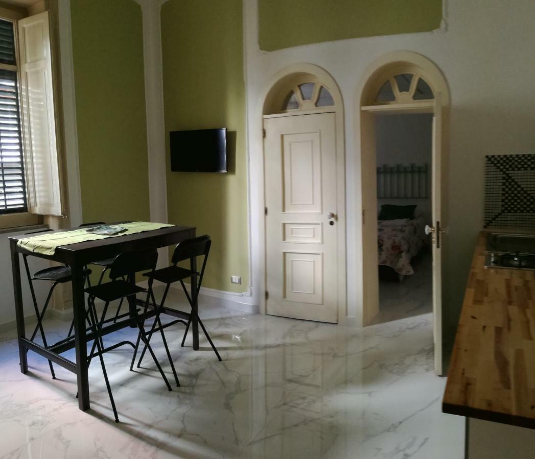 La Terrazza Del Sole B&B Palermo Bagian luar foto